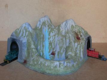 Treintunnel rots voor trein spoorbaan Märklin Fleischmann beschikbaar voor biedingen