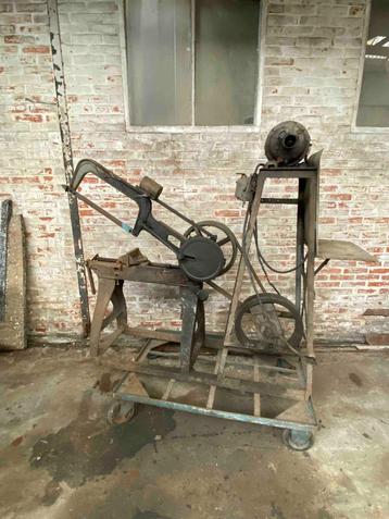 Power hack-saw machine Fortuna beschikbaar voor biedingen