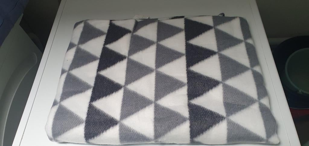 Zachte fleece deken met geometrisch patroon, Ophalen of Verzenden, Zo goed als nieuw