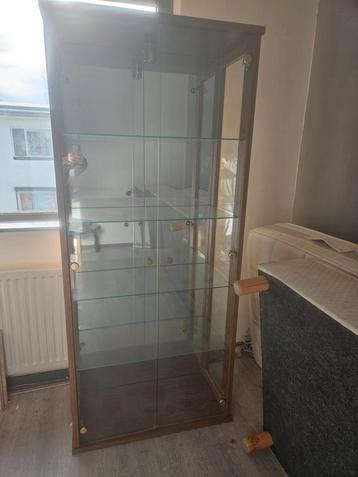 Vitrinekast - 75cm breed, 174cm hoog beschikbaar voor biedingen