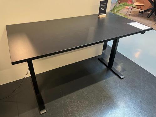 Zit/Sta Bureau zwart, Huis en Inrichting, Bureaus, Nieuw, Stabureau, Elektrisch, In hoogte verstelbaar, Ophalen