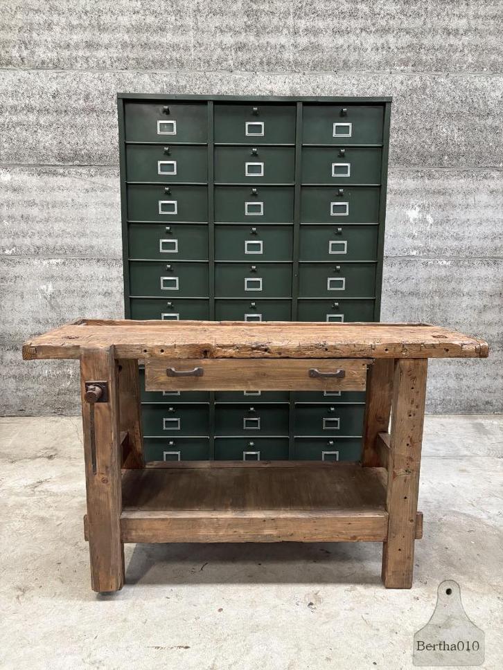 Oude werkbank uit timmermanschool 157 cm lengte, Doe-het-zelf en Verbouw, Werkbanken, Zo goed als nieuw, 120 tot 170 cm, Ophalen of Verzenden