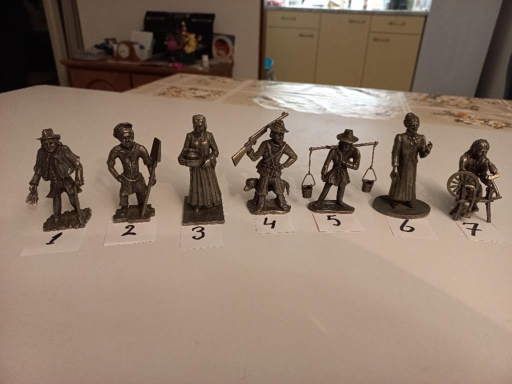 tinnen beeldjesd, Ophalen