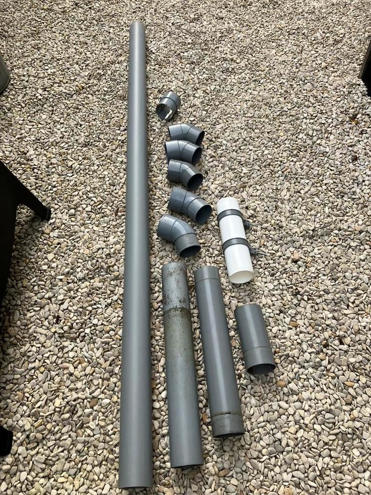HWA regenpijp 75 en 80 mm. Af te halen voor flesje wijn., Doe-het-zelf en Verbouw, Buizen en Afvoer, Zo goed als nieuw, Pvc, 2 tot 4 meter