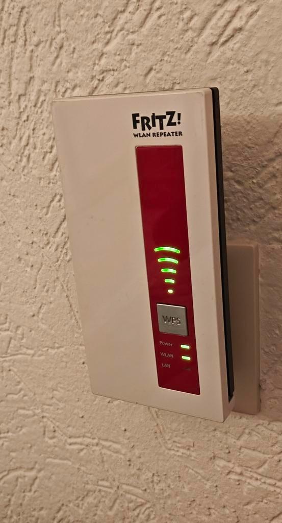 FRITZ!WLAN Repeater 1750E - Wifi versterker, Computers en Software, WiFi-versterkers, Gebruikt, Ophalen of Verzenden