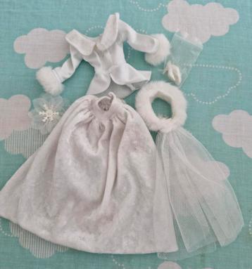 Barbie vintage bruidsjurk met accessoires.  beschikbaar voor biedingen