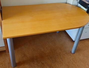 Robuuste eet- of bureautafel