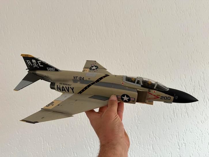 F-4J Phantom II Jolly Rogers 1:32 Displaymodel 21st Century, Hobby en Vrije tijd, Modelbouw | Auto's en Voertuigen, Gebruikt, Overige typen