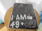 Nieuw zwart tshirt i am 49+ mt L, Maat 38/40 (M), Zwart, Nieuw, Ophalen of Verzenden