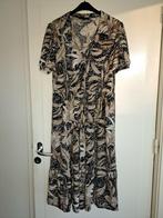 Heerlijke jurk van Lola Liza met bladprint, maat 46 (44/XXL), Verzenden, Beige, Zo goed als nieuw, Onder de knie