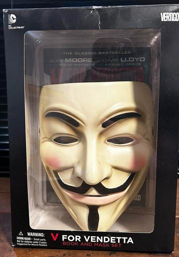 V for Vendetta book and mask set beschikbaar voor biedingen