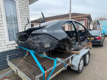 Complete carrosserie mercedes w118 cla beschikbaar voor biedingen