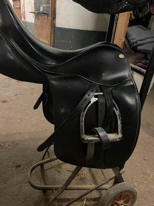 3 zadels voor wegneem prijs wegens overbodig, Dieren en Toebehoren, Paarden en Pony's | Zadels, Zo goed als nieuw, Dressuur, Ophalen of Verzenden