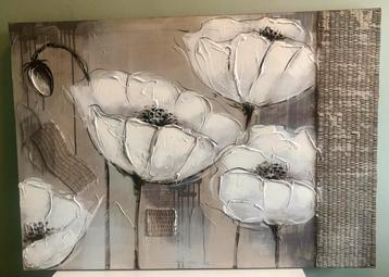 Meerdere schilderijen met bloemen beschikbaar voor biedingen