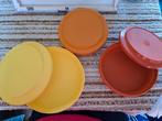 Tuperware 3 schalen met deksel., Huis en Inrichting, Ophalen of Verzenden, Zo goed als nieuw, Bruin, Schaal