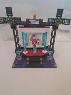 Livi's stage lego friends, Ophalen