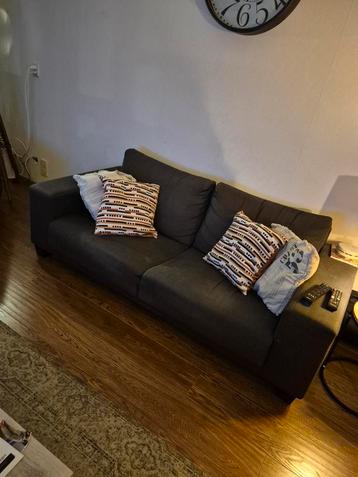 Bankstel met evt fauteuil beschikbaar voor biedingen