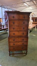 Engelse hoge eiken  ladekast