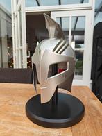 NZXT Helm met Standaard collectors decoratie item, Ophalen of Verzenden, Zo goed als nieuw