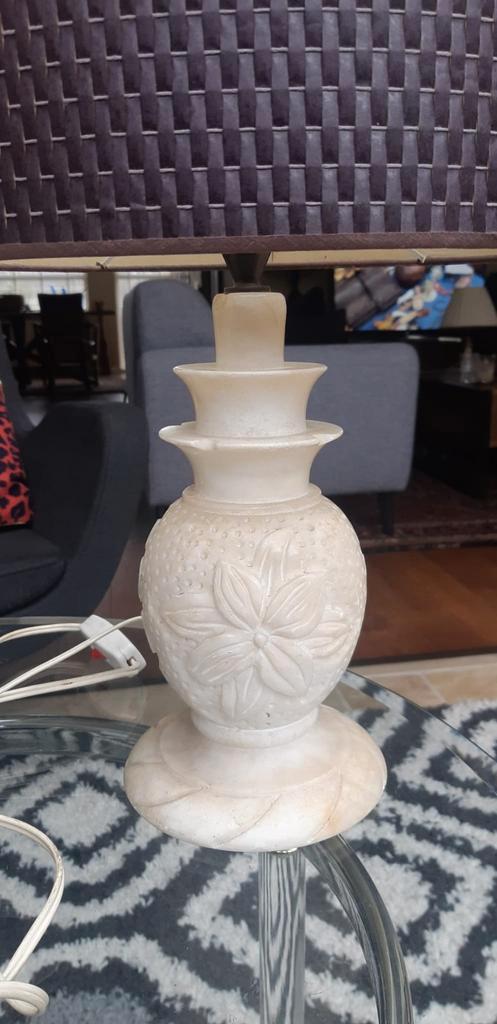 Witte Marmeren Tafellamp, Huis en Inrichting, Lampen | Tafellampen, Zo goed als nieuw, Minder dan 50 cm, Overige materialen, Ophalen of Verzenden