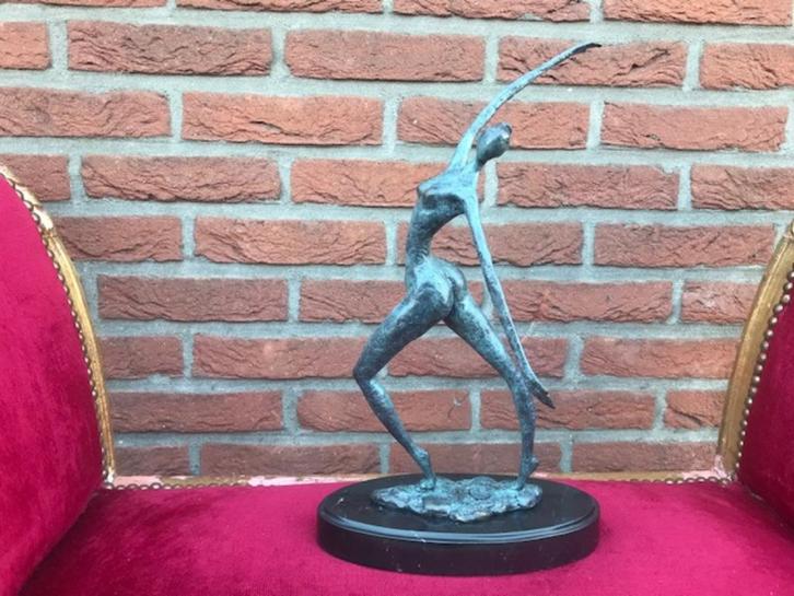 fraai bronzen beeld van een danser, Modernisme, Antiek en Kunst, Antiek | Koper en Brons, Brons, Ophalen of Verzenden
