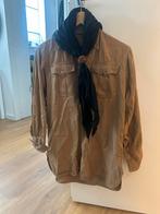 DJ/HJ shirt met sjaal en leren knoop, Verzamelen, Militaria | Tweede Wereldoorlog, Verzenden, Landmacht, Nederland, Kleding of Schoenen