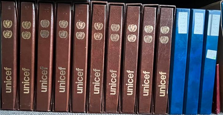 Verzamelbanden Unicef met EDB van veel landen en tekst, Postzegels en Munten, Postzegels | Volle albums en Verzamelingen, Nederland en Buitenland