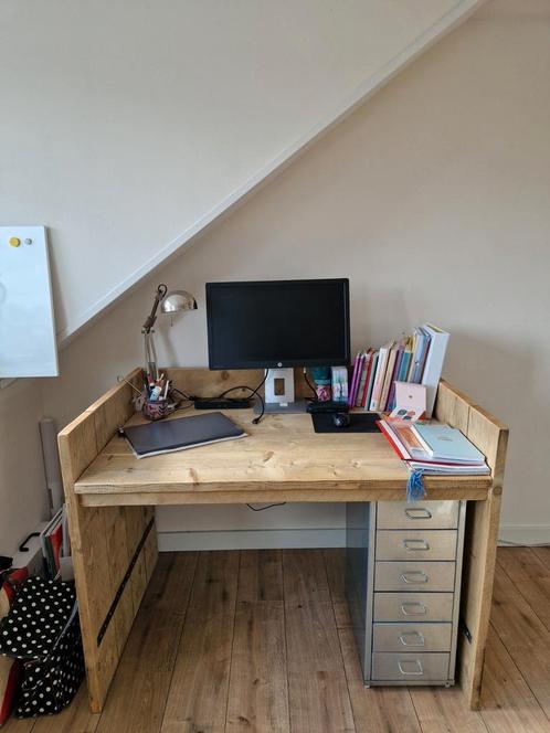 Mooi bureau van onbewerkt steigerhout, Huis en Inrichting, Bureaus, Zo goed als nieuw, Bureau, Ophalen