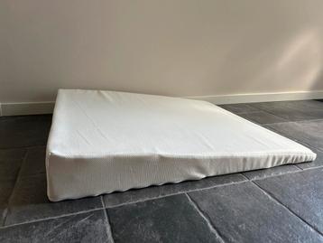 Matrasverhoger 90 cm breed. Zo goed als nieuw beschikbaar voor biedingen