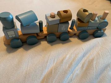 Houten blokken trein little dutch beschikbaar voor biedingen