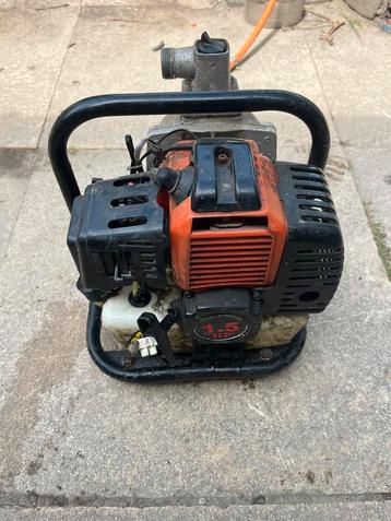 Benzine waterpomp 1,5 hp met aanzuigslang beschikbaar voor biedingen