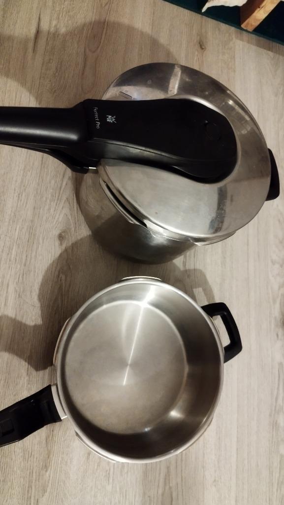 RVS Snelkookpan - 2 stuks-WMF Perfect Pro, Huis en Inrichting, Keuken | Potten en Pannen, Zo goed als nieuw, Kookpan of Snelkookpan
