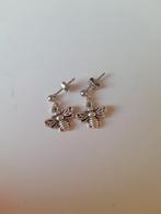 Zilverkleurige Oorbellen met Bijtjes, Overige materialen, Nieuw, Ophalen of Verzenden, Knopjes of Stekers