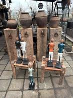 Stoere houten poppen op statief, Ophalen, Gebruikt, Nvt, Nvt