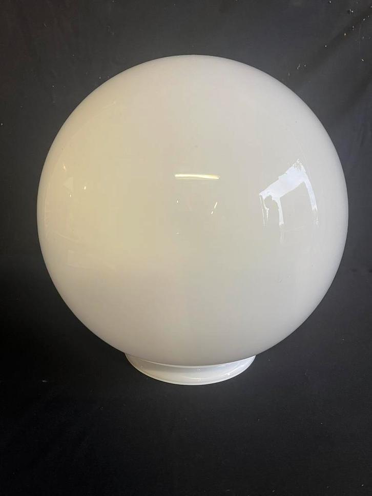 Opaline witte bol 30 cm, Antiek en Kunst, Antiek | Lampen, Ophalen of Verzenden