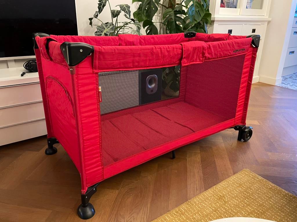 Koelstra campingbedje rood, Ophalen, Gebruikt, Reisbedje