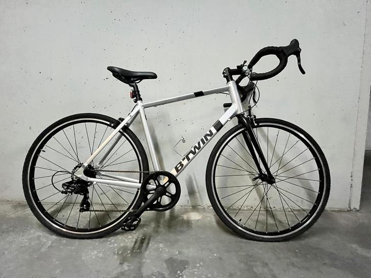 Racefiets B'twin - Goed Onderhouden, Fietsen en Brommers, Fietsen | Racefietsen, Zo goed als nieuw, Heren, Overige merken, 10 tot 15 versnellingen