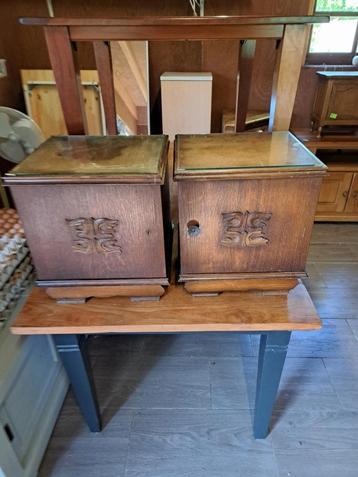  set  vintage  antieke nachtkastjes te koop. 3  beschikbaar voor biedingen