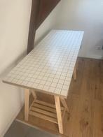 Ikea desk 140x60, pick up by aug 29, negotiable, Huis en Inrichting, Bureaus, Ophalen, Zo goed als nieuw