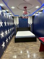 Slaapkamer bed / Tweepersoonsbed, Ophalen of Verzenden, Tweepersoons, Hout