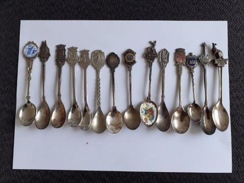 souvenirlepeltjes diversen 14 stuks in 1 koop, Antiek en Kunst, Antiek | Bestek, Verzenden