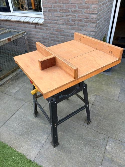 Zaagtafel van het merk Powerplus, Doe-het-zelf en Verbouw, Gereedschap | Zaagmachines, Zo goed als nieuw, Cirkelzaag, 1200 watt of meer