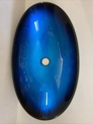 Prachtige Glazen waskom opbouw met kraan ovaal diep blauw beschikbaar voor biedingen