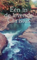 ds. H.J. Hegger - Eén in de levende Christus, Ophalen of Verzenden, Gelezen, Christendom | Protestants