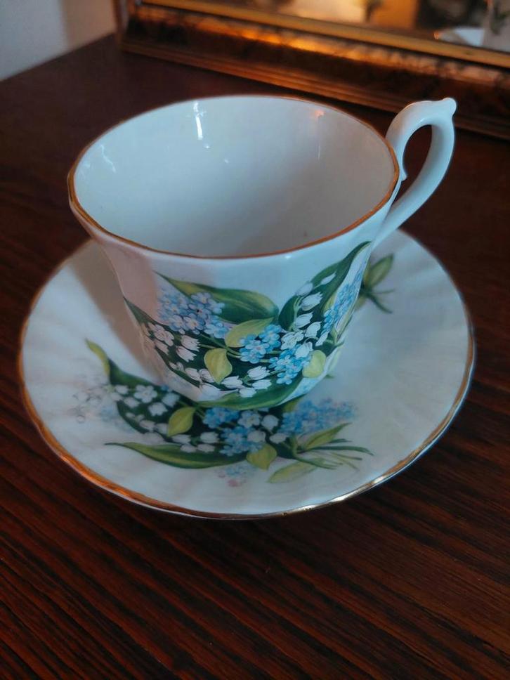 Vintage Royal Kendall kop en schotel, Verzamelen, Porselein, Kristal en Bestek, Nieuw, Kop en/of schotel, Porselein, Ophalen of Verzenden