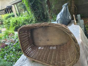 BASIL Fietsmand, fietshondenmand beschikbaar voor biedingen