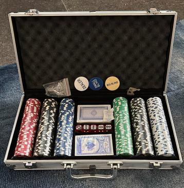 Pokerkoffer - 300 pokerchips ! - Afsluitbaar -hoge kwaliteit beschikbaar voor biedingen