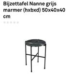 Bijzet tafel Nanne grijs zwart, 2 krukken, Ophalen, Zo goed als nieuw, 60 tot 90 cm