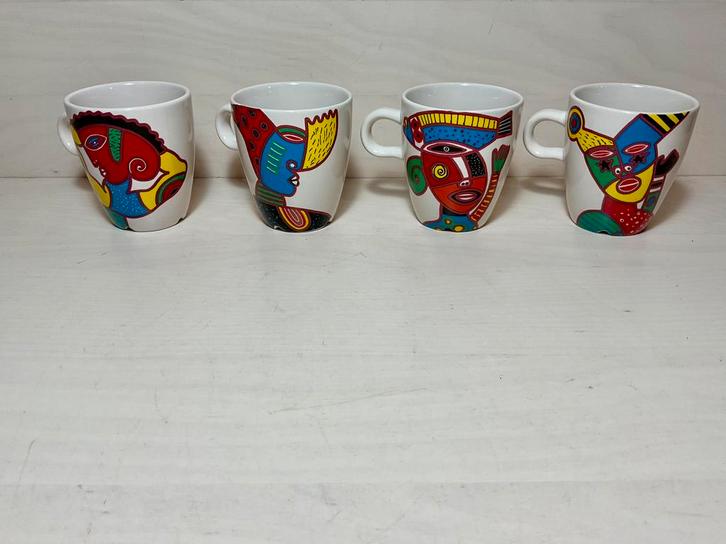 Complete set van vier Briels mokken voor Douwe Egberts, Huis en Inrichting, Keuken | Servies, Zo goed als nieuw, Kop(pen) en/of Schotel(s)