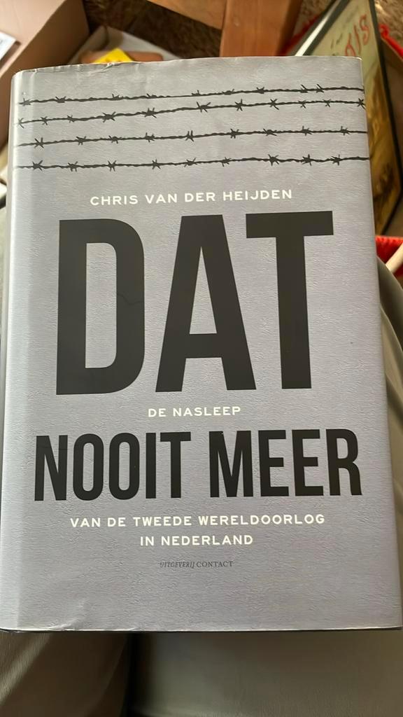 Chris van der Heijden - Dat nooit meer, Boeken, Overige Boeken, Zo goed als nieuw, Ophalen